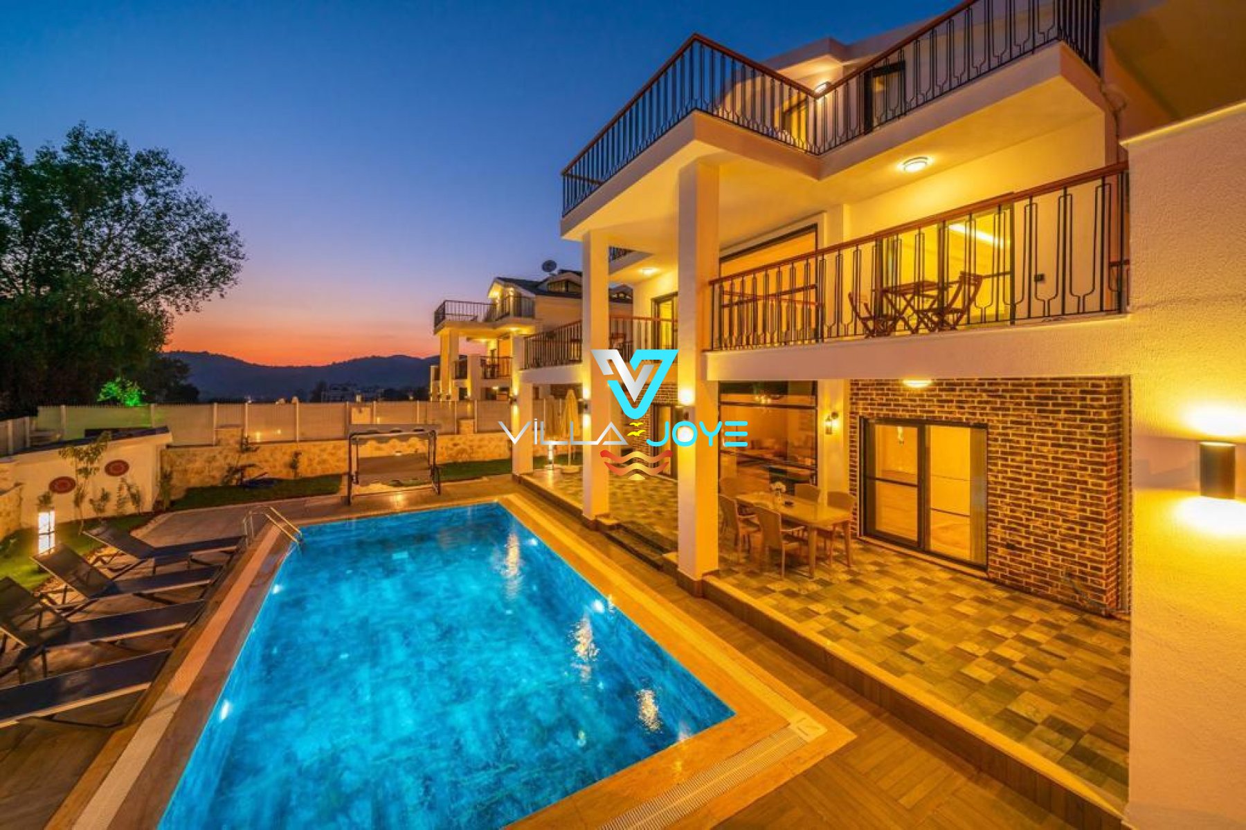 Muğla, Fethiye'de 4 Odalı, 3 Banyolu, 8 Kişiye Kadar Konaklamalı, Kiralık Villa - No:74